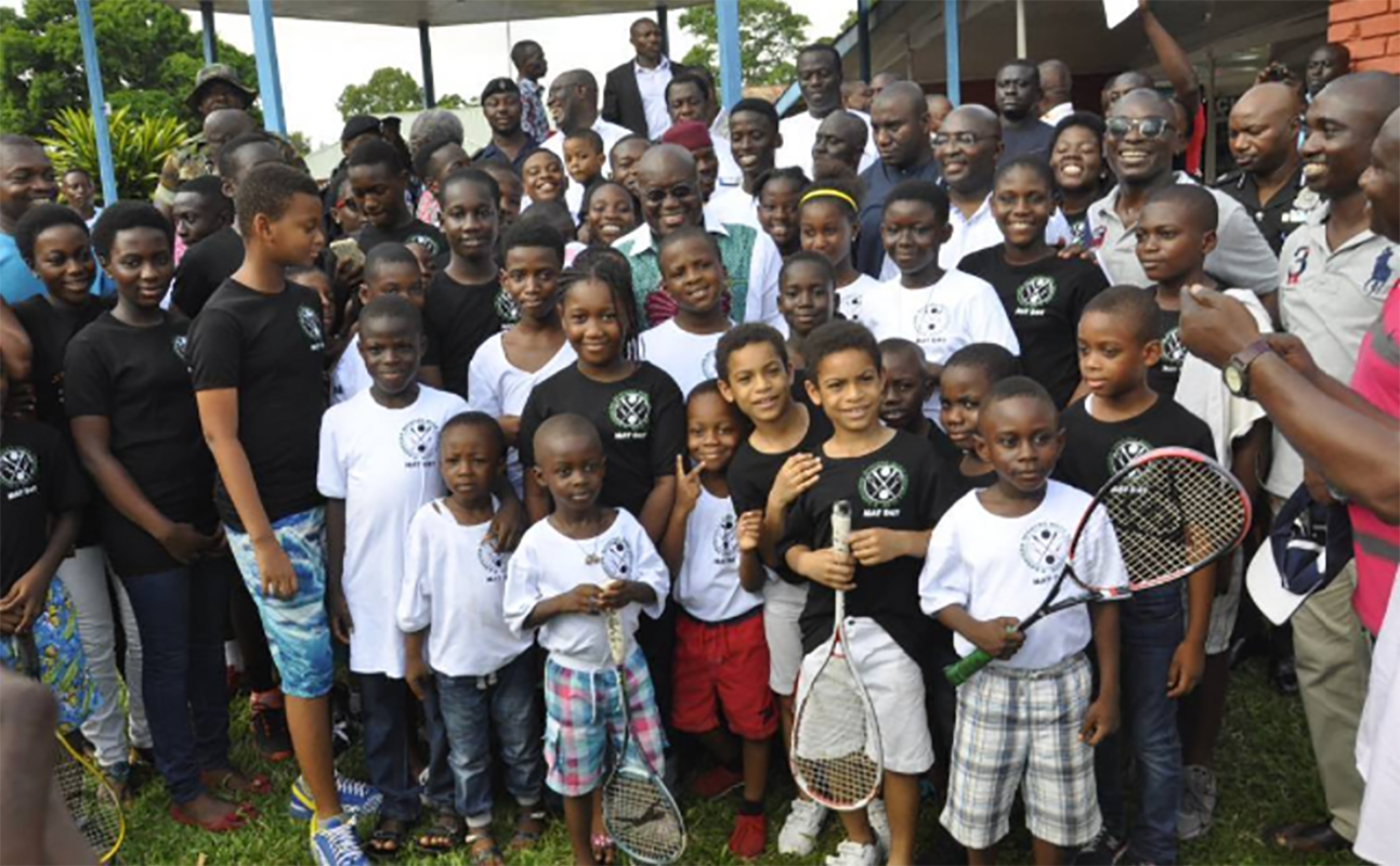 President Akufo Addo and vice, Alhaji Bawumia, in a group pose with the kids.